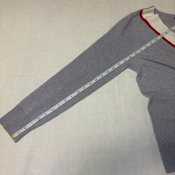 3/$30 Banana Republic Women’s Med (Estimated) 100% Merino Wool Varsity V-Neck - Picture 7 of 8